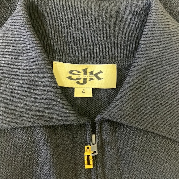 ST JOHN Vintage SJK Navy Blue Knit Zipper Jacket Gold Cloisonne Charm Size 4 - Picture 9 of 11